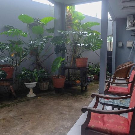 Reddoorz At Lapangan Bandara Sam Ratulangi Manado Hotel Kültér fotó