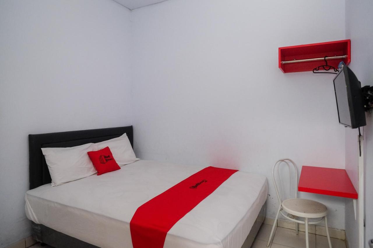 Reddoorz At Lapangan Bandara Sam Ratulangi Manado Hotel Kültér fotó