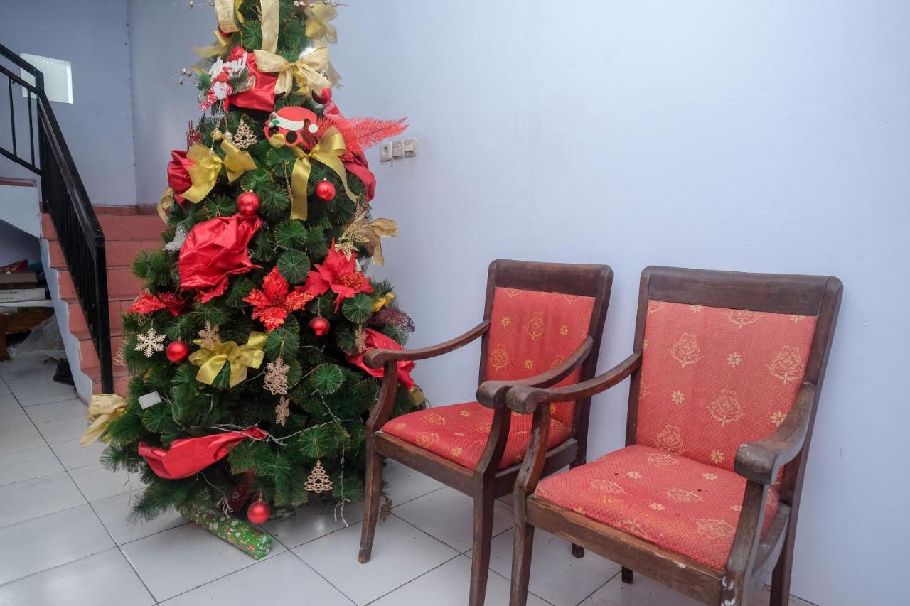 Reddoorz At Lapangan Bandara Sam Ratulangi Manado Hotel Kültér fotó